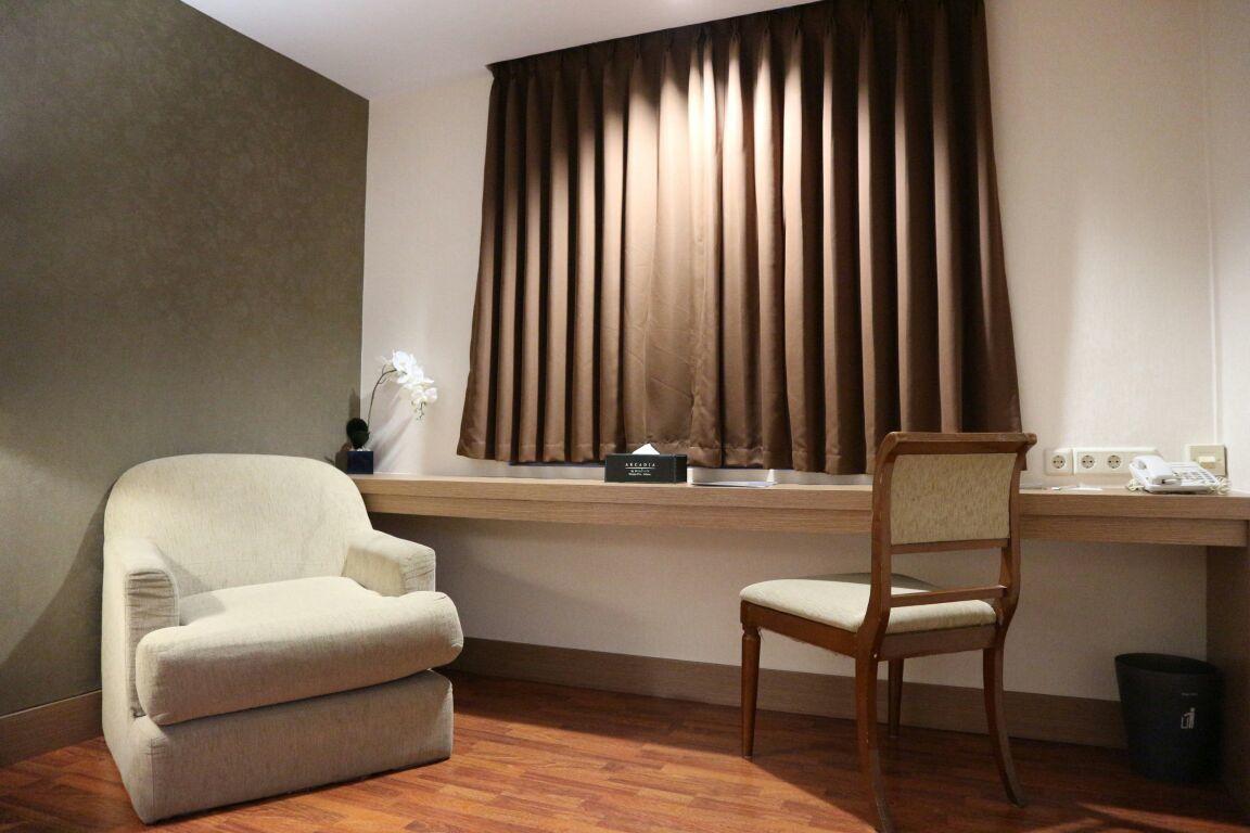 Horison Arcadia Mangga Dua Hotel Jakarta Exterior photo