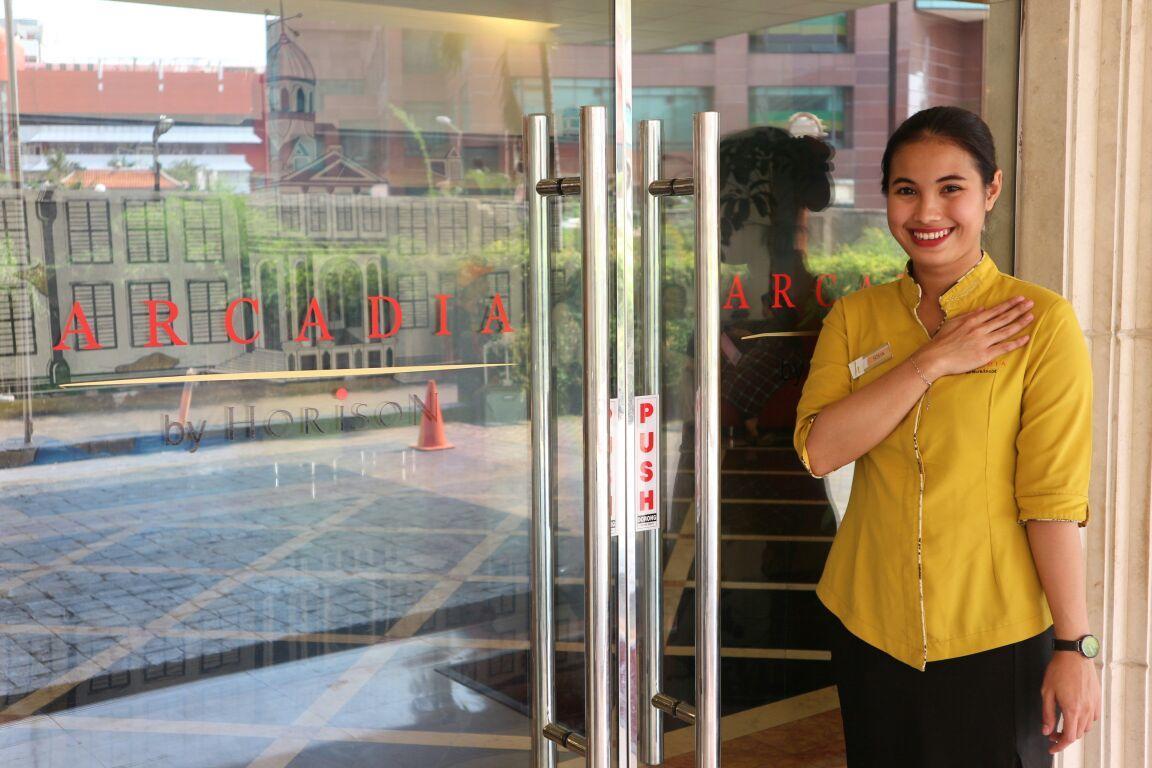 Horison Arcadia Mangga Dua Hotel Jakarta Exterior photo