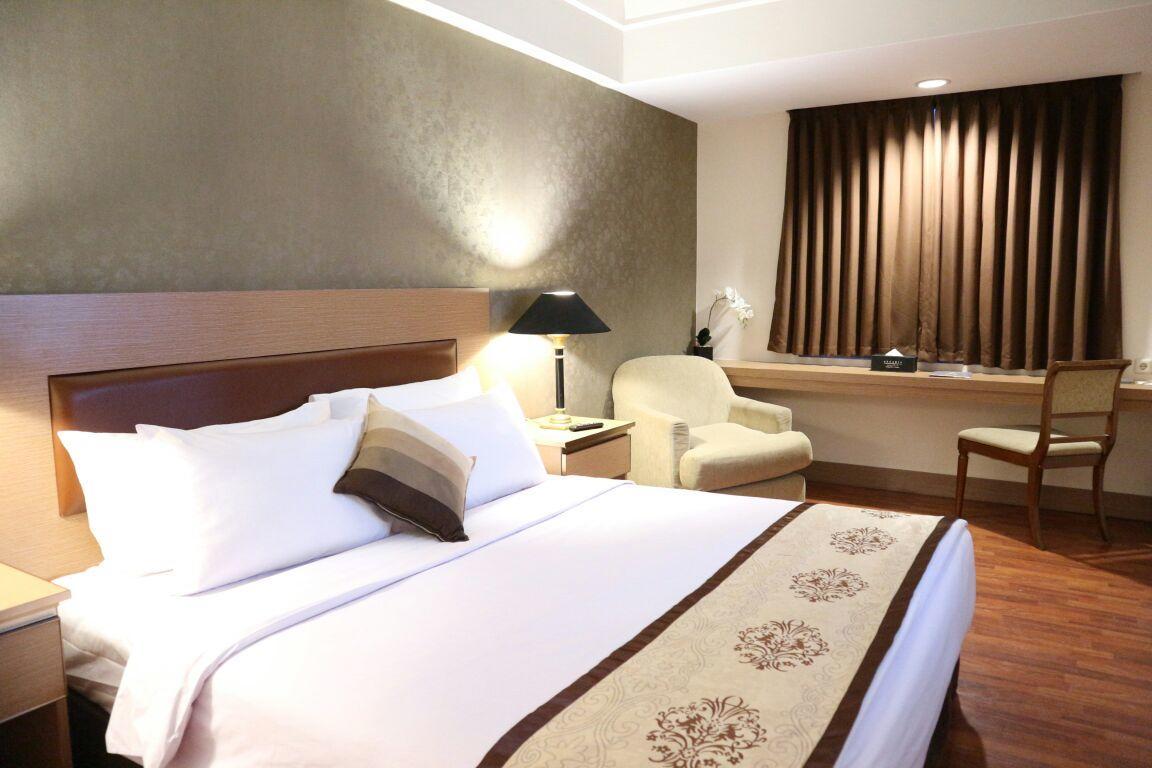 Horison Arcadia Mangga Dua Hotel Jakarta Exterior photo