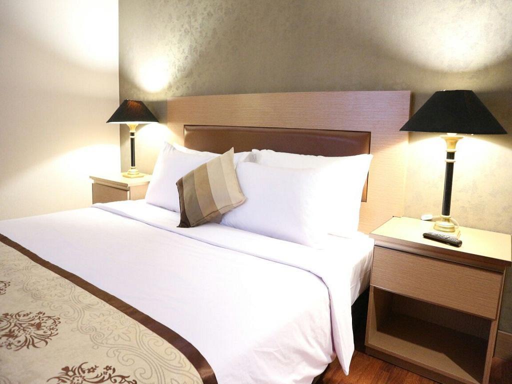 Horison Arcadia Mangga Dua Hotel Jakarta Exterior photo
