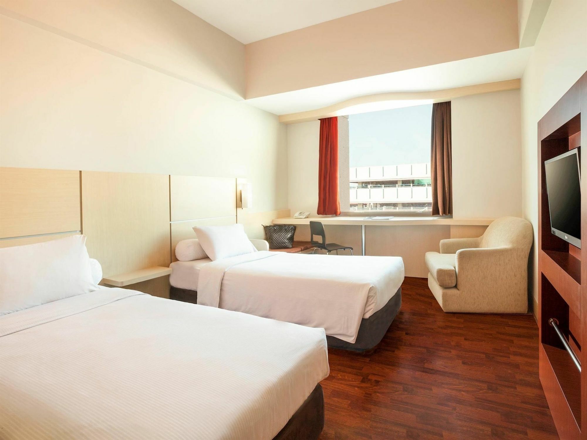 Horison Arcadia Mangga Dua Hotel Jakarta Exterior photo